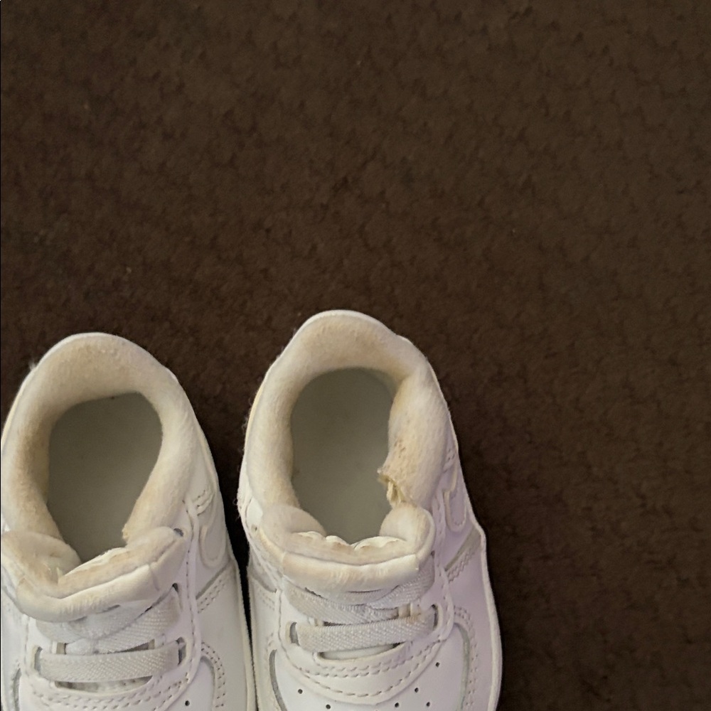 Infant Air Force 1 booties (crib shoe) Size 2C - Picture 3 of 7